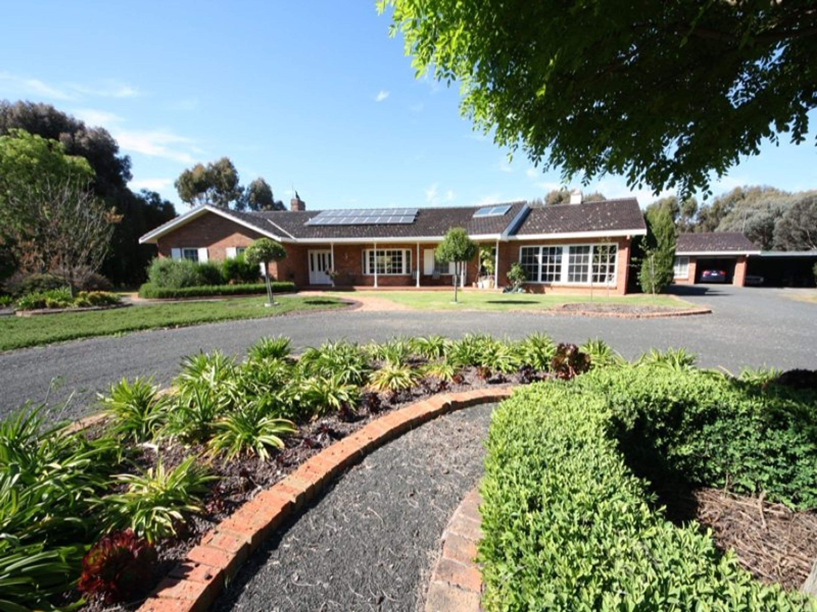 16 Weldon Power Court, Horsham VIC 3400, Horsham - Image 1