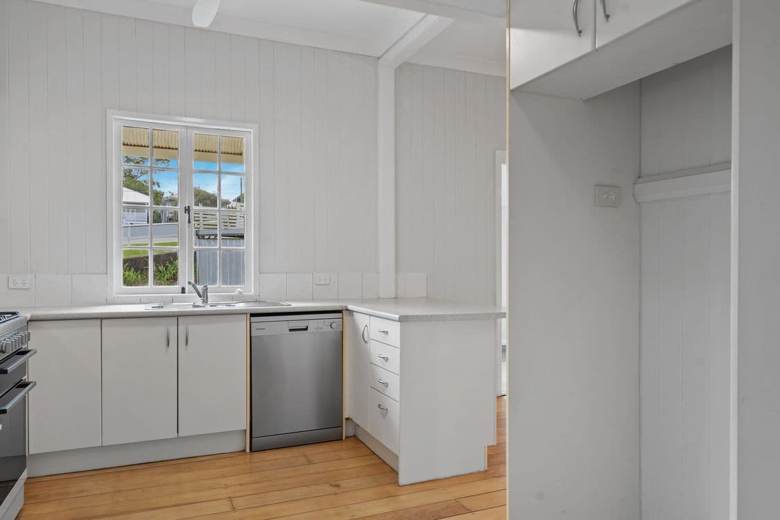 5 Daphne Street, CAMP HILL, QLD 4152, Camp Hill - Thumbnail 5