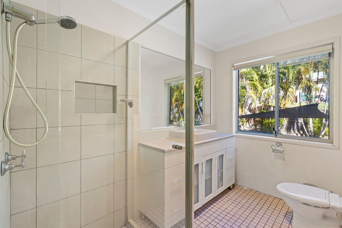6 Neranda Court, HOLLAND PARK, QLD 4121, Holland Park - Thumbnail 8