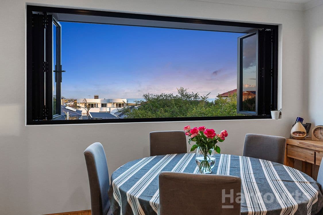 140A Southern Cross Circle, OCEAN REEF, WA 6027, Ocean Reef - Thumbnail 5