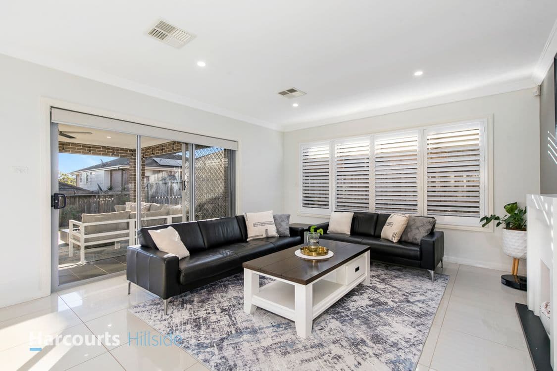 17 Eaglewood Gardens, BEAUMONT HILLS, NSW 2155, Beaumont Hills - Thumbnail 5