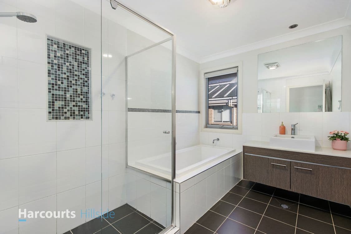 17 Eaglewood Gardens, BEAUMONT HILLS, NSW 2155, Beaumont Hills - Thumbnail 8