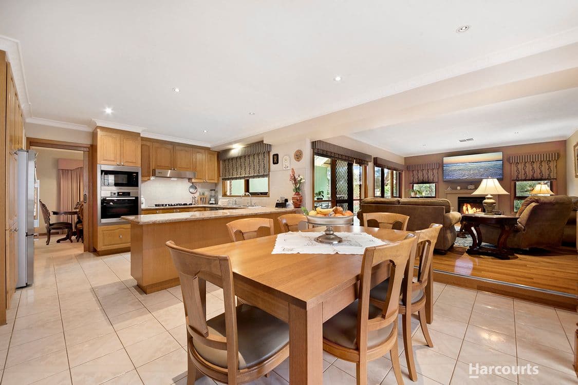 10 Wimbledon Court, DONCASTER EAST, VIC 3109, Doncaster East - Thumbnail 3