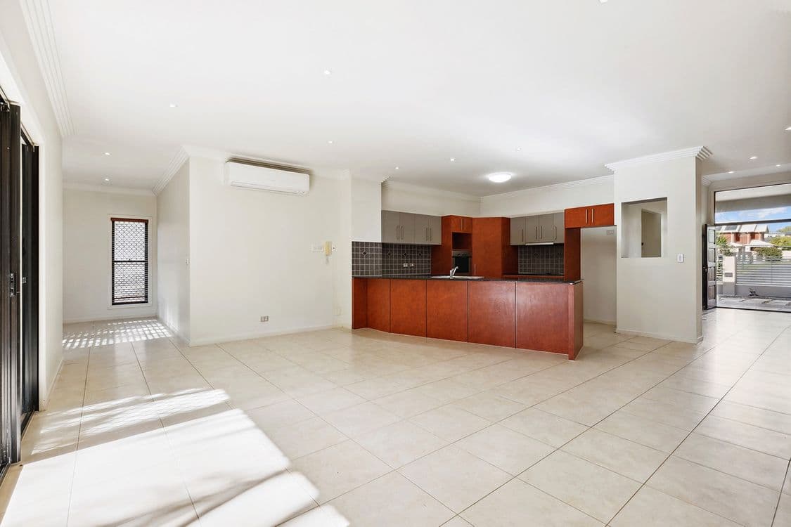 15 Lantau Crescent, Varsity Lakes, QLD 4227, Varsity Lakes - Thumbnail 5
