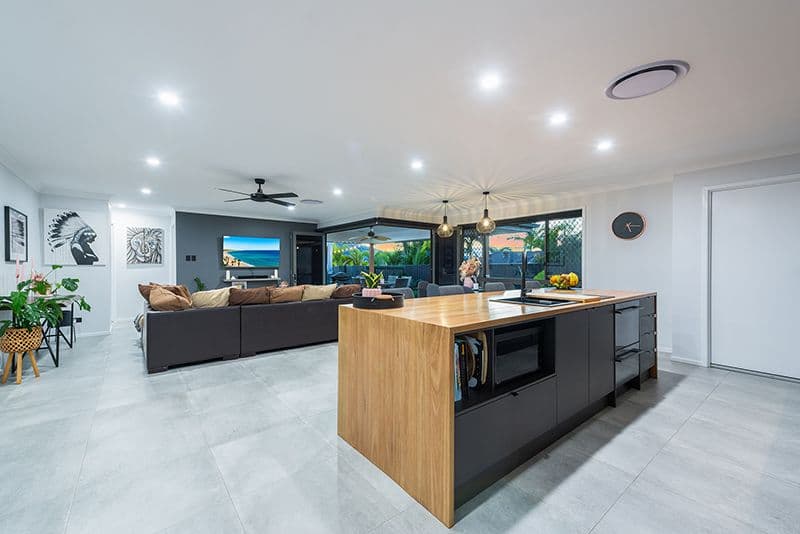 8 Beaumont Crescent, PACIFIC PINES, QLD 4211, Pacific Pines - Thumbnail 5