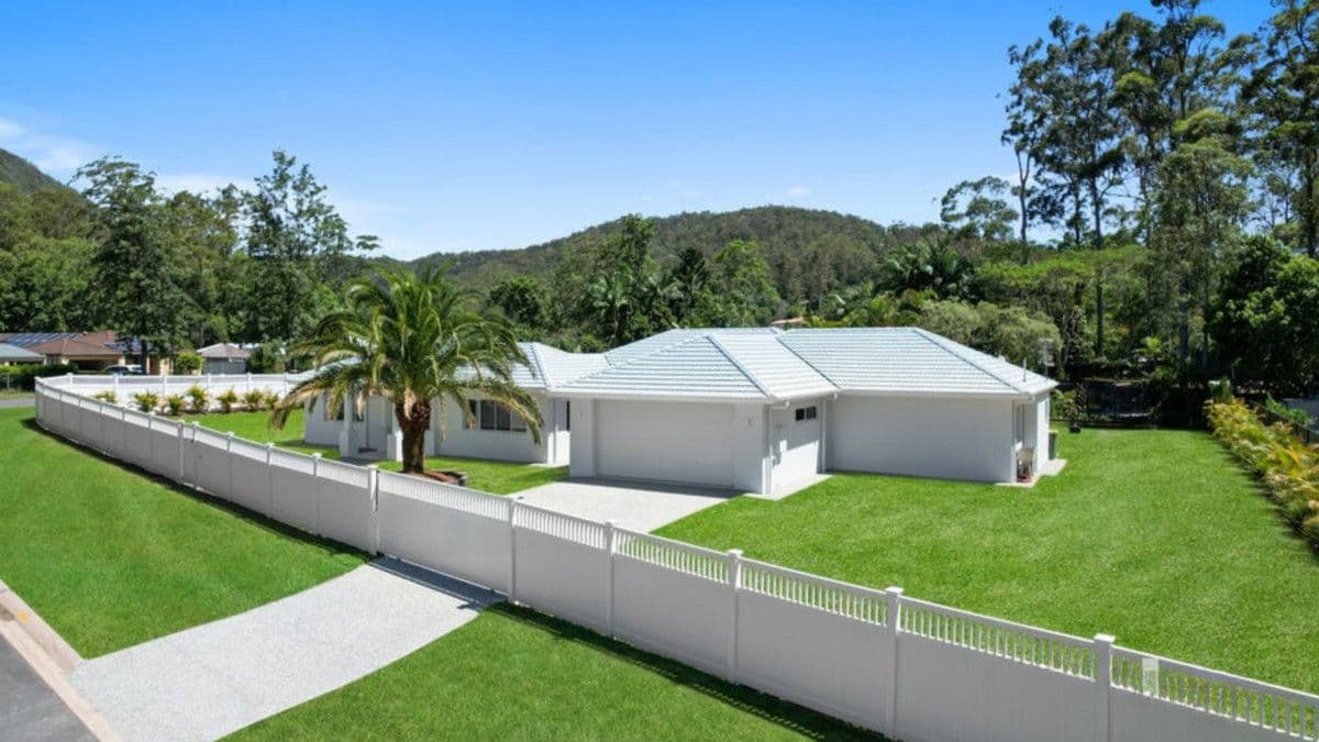 106 Gardenia Drive, Bonogin, QLD 4213, Bonogin - Image 1
