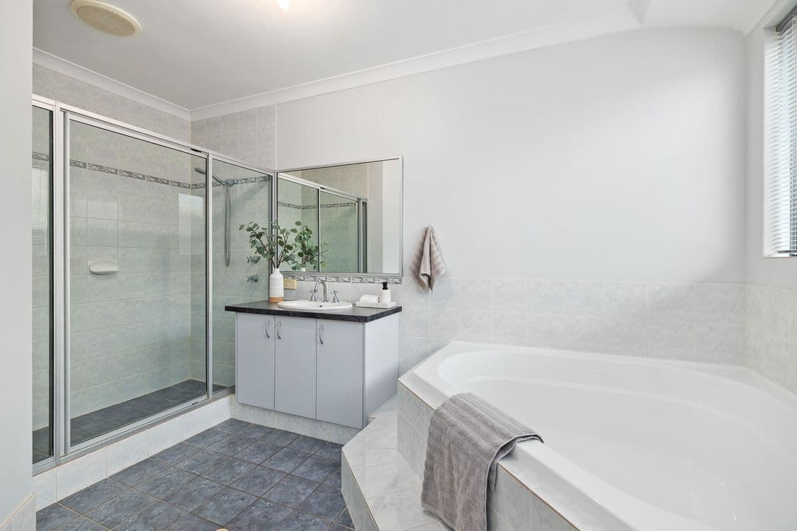 8 Petworth Drive, THE VINES, WA 6069, The Vines - Thumbnail 6
