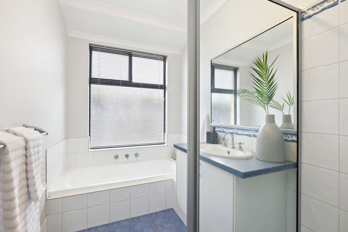 8 Petworth Drive, THE VINES, WA 6069, The Vines - Thumbnail 8