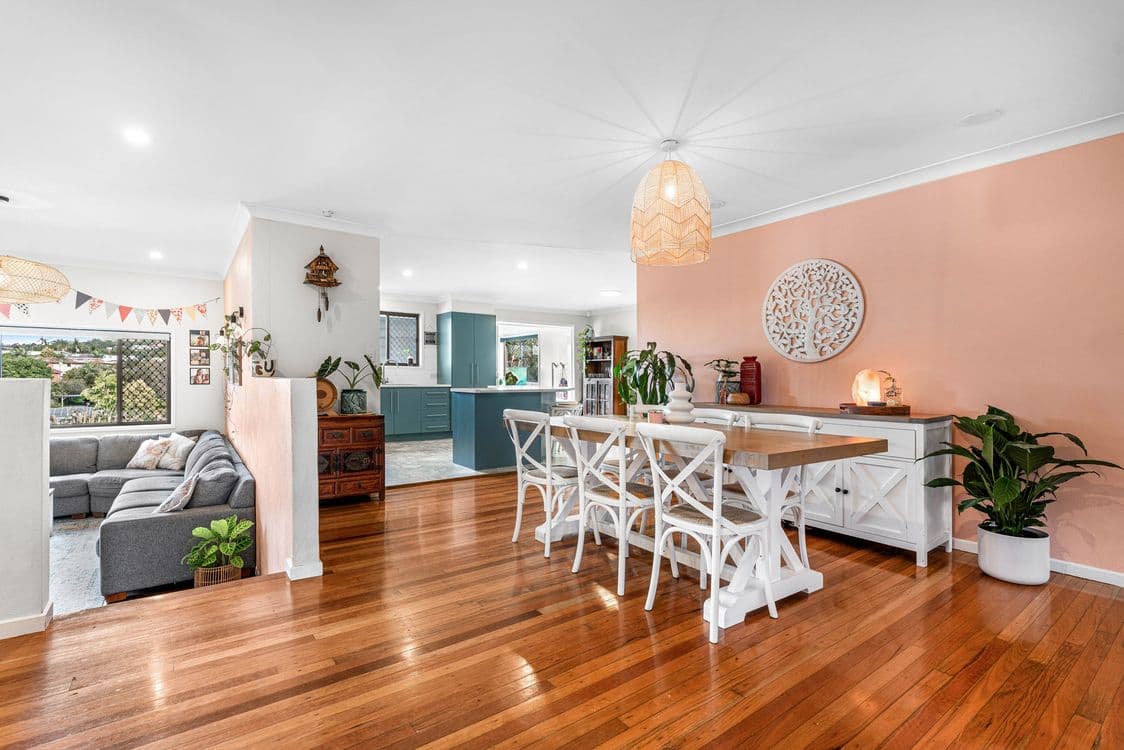60 Hill Crescent, CARINA HEIGHTS, QLD 4152, Carina Heights - Thumbnail 2