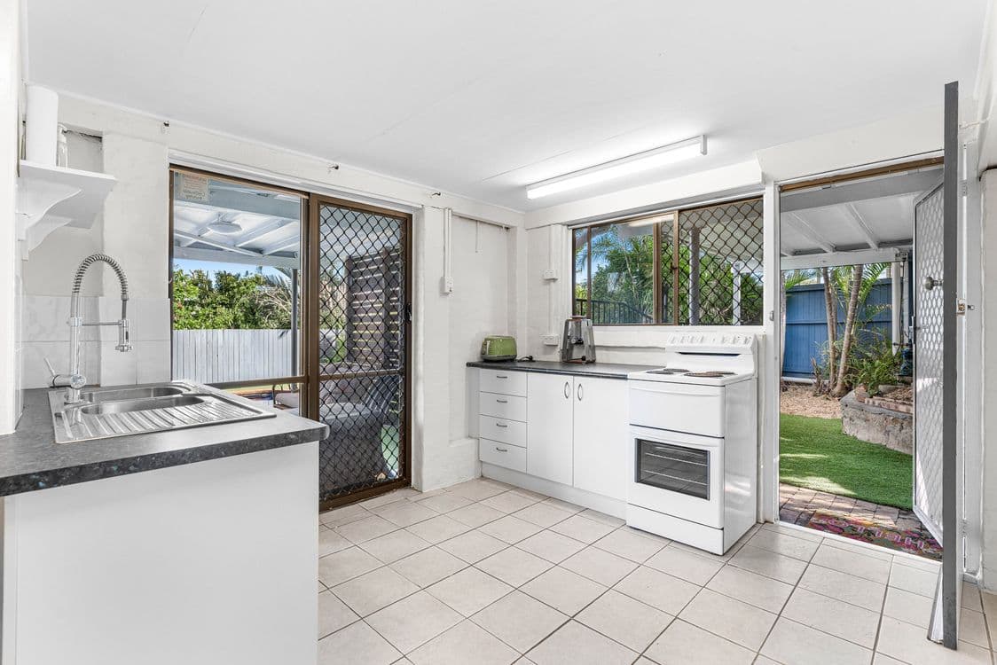60 Hill Crescent, CARINA HEIGHTS, QLD 4152, Carina Heights - Thumbnail 8