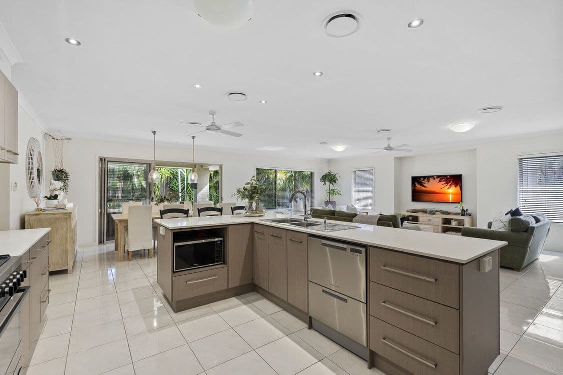 8 Lysterfield Rise, Upper Coomera, QLD 4209, Upper Coomera - Thumbnail 6
