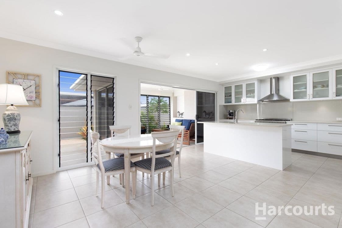 11 Seahaven Circuit, PIALBA, QLD 4655, Pialba - Thumbnail 2