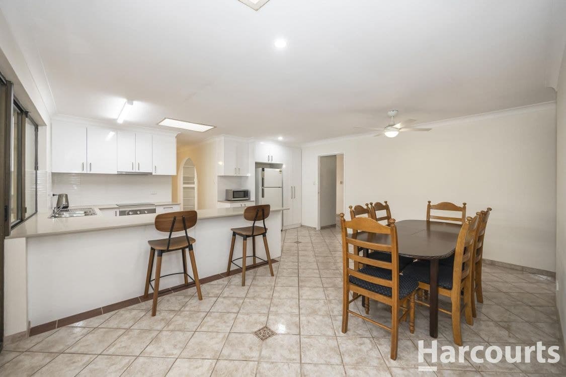 3 Boronia Close, CAMILLO, WA 6111, Camillo - Thumbnail 6