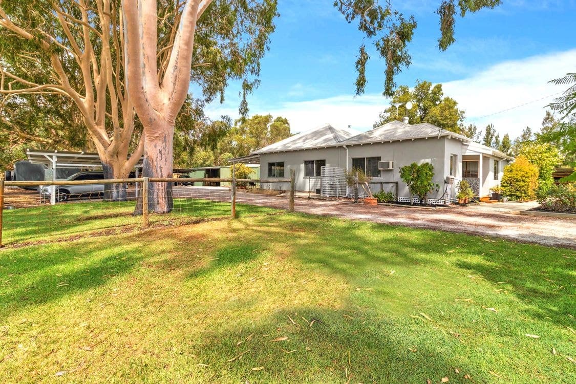 560 Railway Parade, BASKERVILLE, WA 6056, Baskerville - Thumbnail 2