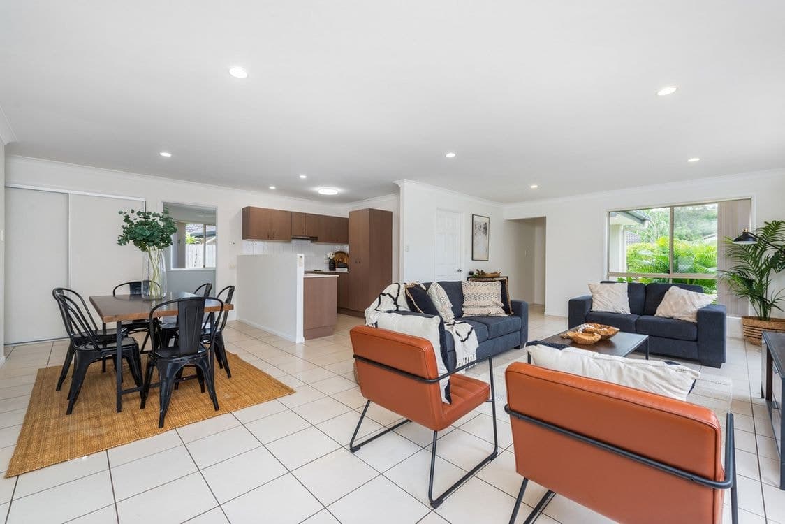 13 Debbie Way, Nerang, QLD 4211, Nerang - Thumbnail 4