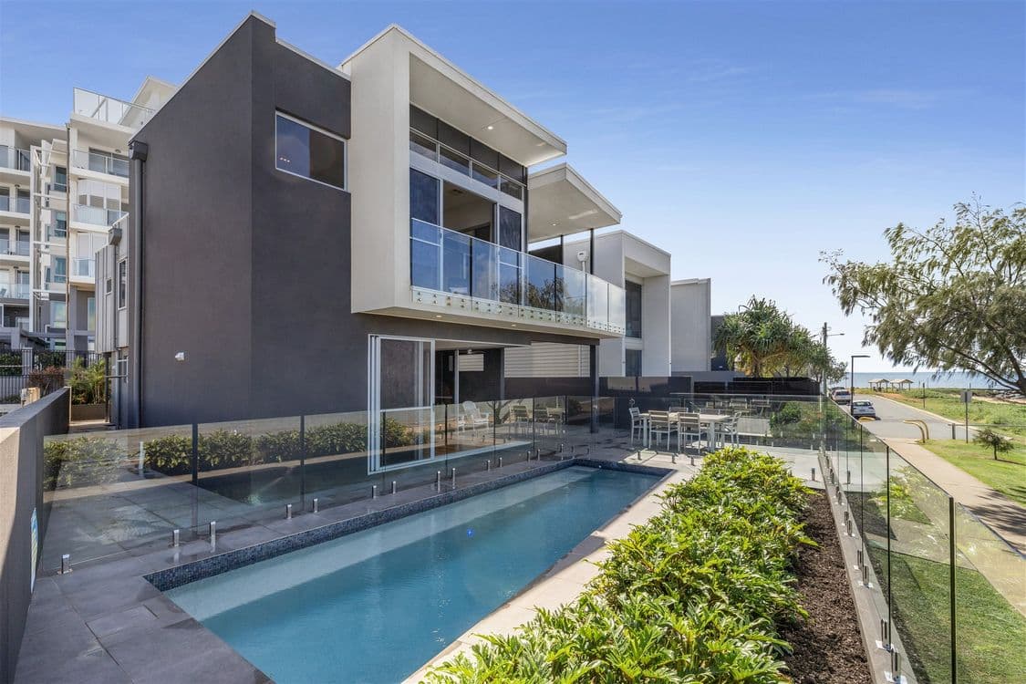 9 Flinders Parade, SCARBOROUGH, QLD 4020, Scarborough - Image 1