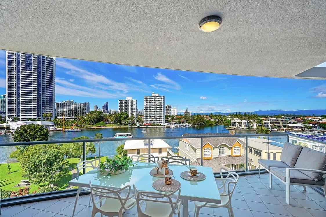 503/6 Tarcoola Crescent, CHEVRON ISLAND, QLD 4217, Chevron Island - Thumbnail 3