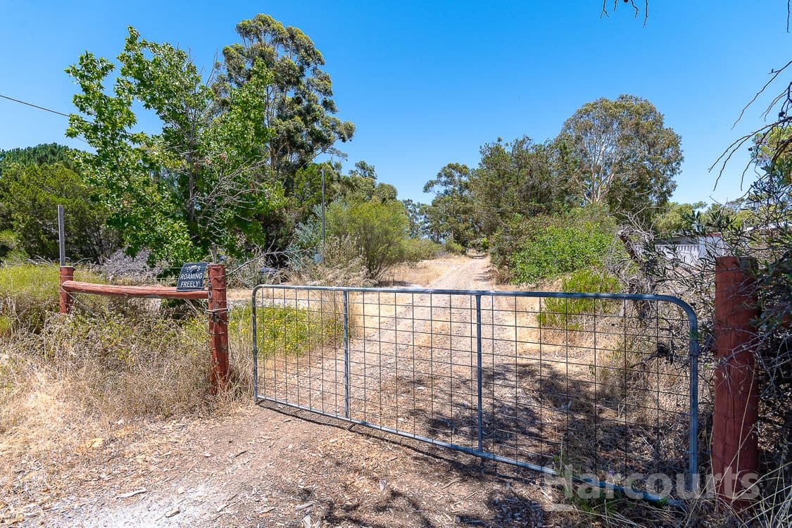 160 Neaves Road, MARIGINIUP, WA 6078, Mariginiup - Thumbnail 3