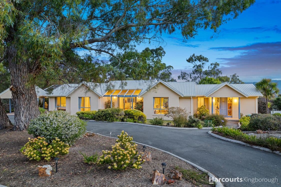 38 Lady Penryhn Drive, BLACKMANS BAY, TAS 7052, Blackmans Bay - Image 1