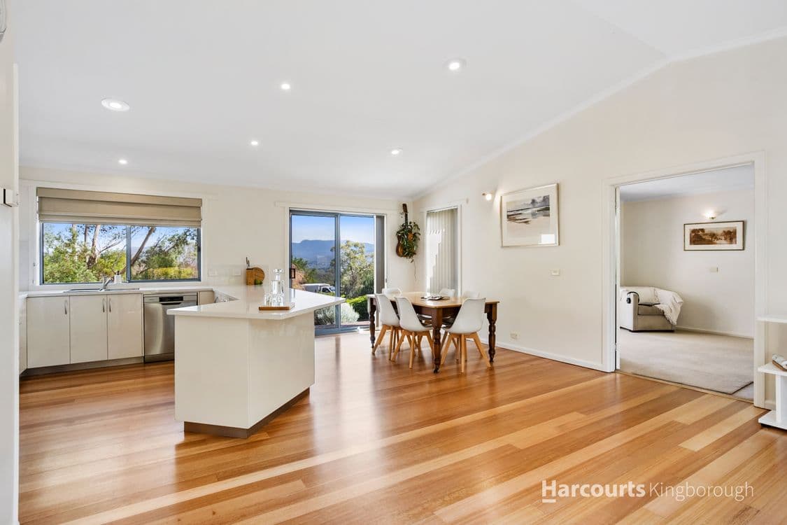 38 Lady Penryhn Drive, BLACKMANS BAY, TAS 7052, Blackmans Bay - Thumbnail 4