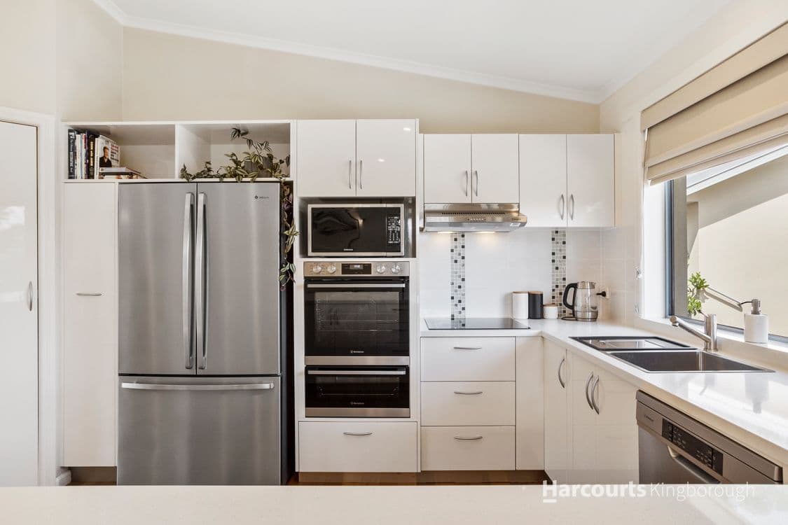 38 Lady Penryhn Drive, BLACKMANS BAY, TAS 7052, Blackmans Bay - Thumbnail 5