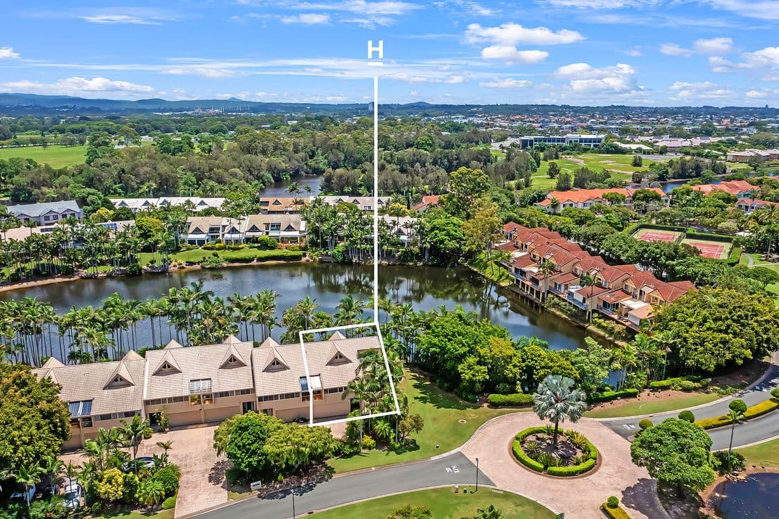 1 Forestdale/125 Santa Cruz Boulevard, CLEAR ISLAND WATERS, QLD 4226, Clear Island Waters - Thumbnail 2