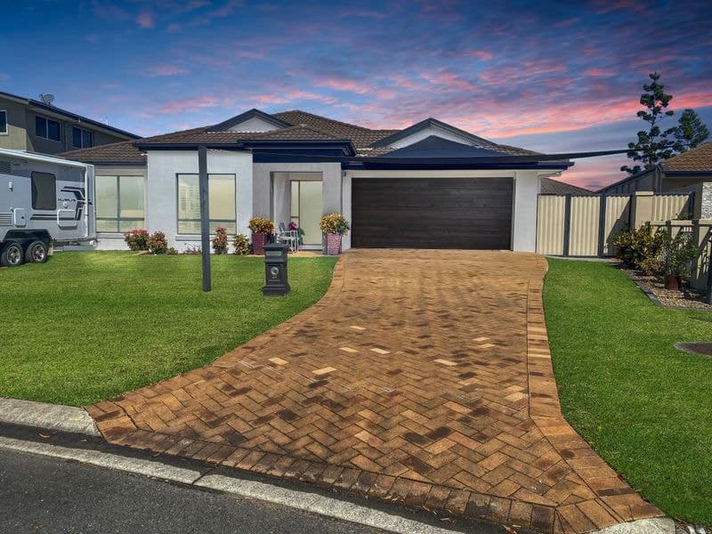 49 Temple Island Circuit, OXENFORD, Oxenford - Thumbnail 3