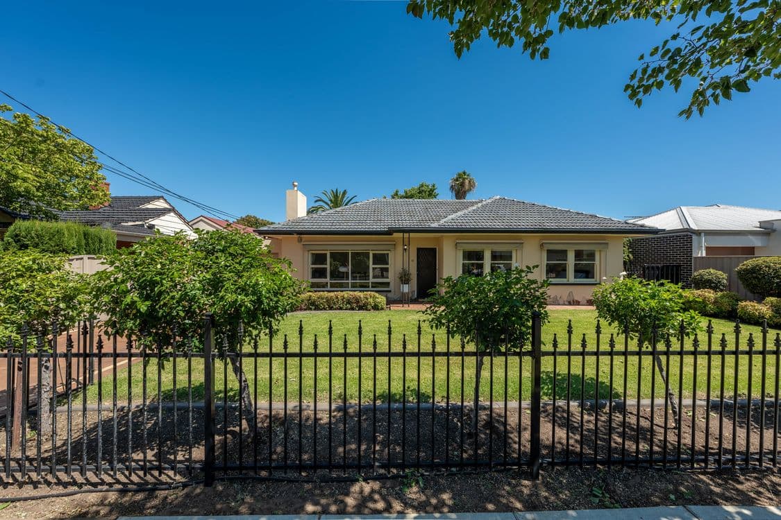 18 Meredith Avenue, Glengowrie, SA 5044, Glengowrie - Thumbnail 2