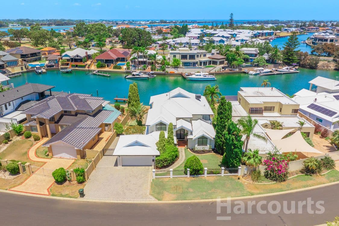 16 Amity Cove, HALLS HEAD, WA 6210, Halls Head - Thumbnail 2