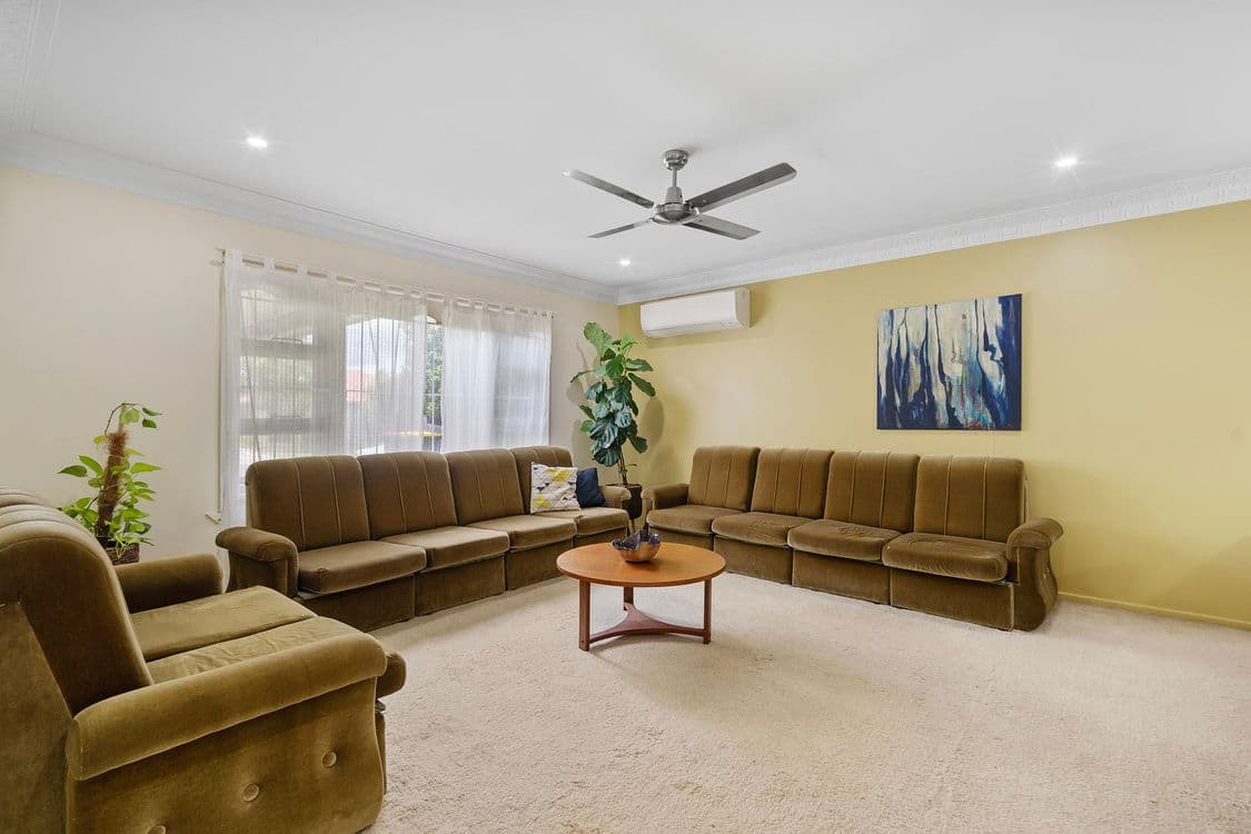 7 Iris Street, HOLLAND PARK WEST, QLD 4121, Holland Park West - Thumbnail 2