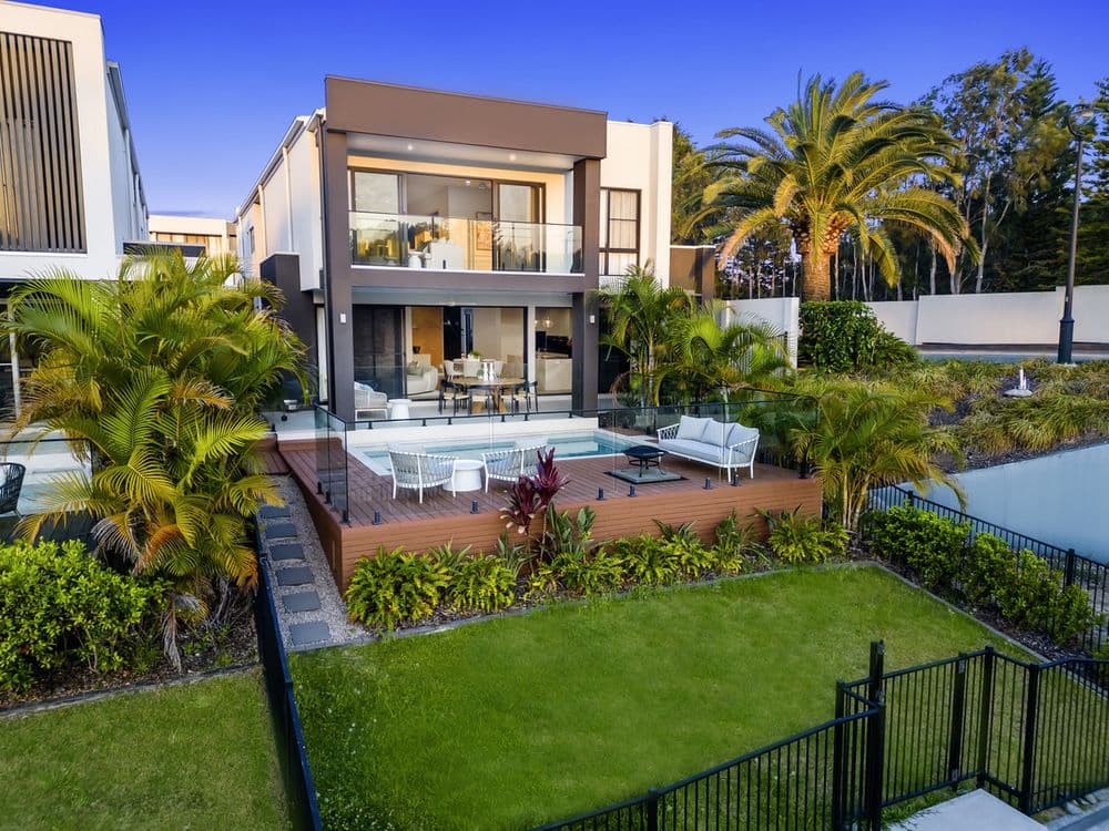 5001 Point Drive, Hope Island, QLD 4212, Hope Island - Image 1