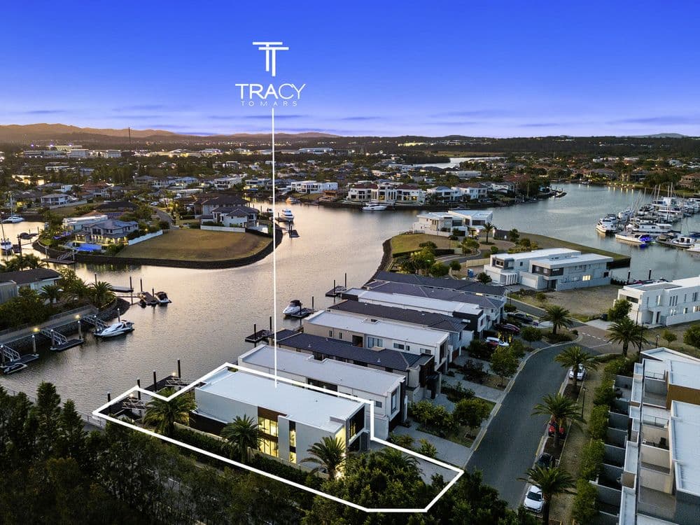 5001 Point Drive, Hope Island, QLD 4212, Hope Island - Thumbnail 2