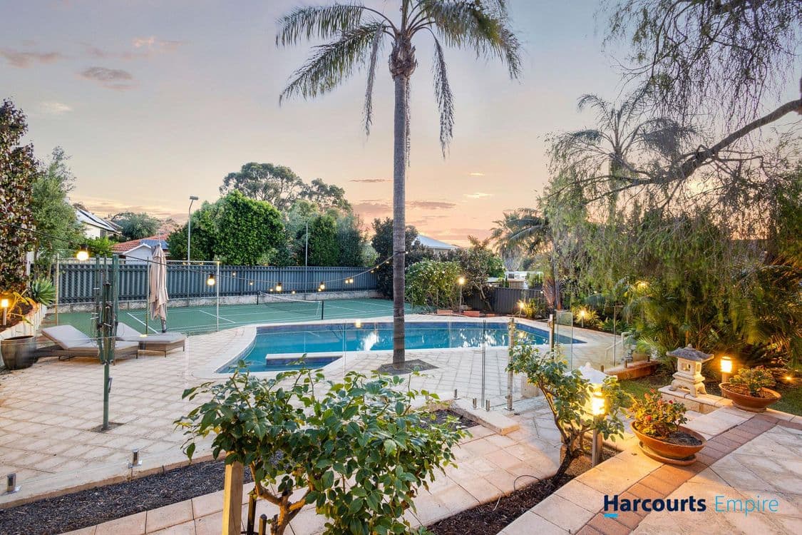 28 Stockdale Crescent, WEMBLEY DOWNS, WA 6019, Wembley Downs - Thumbnail 2
