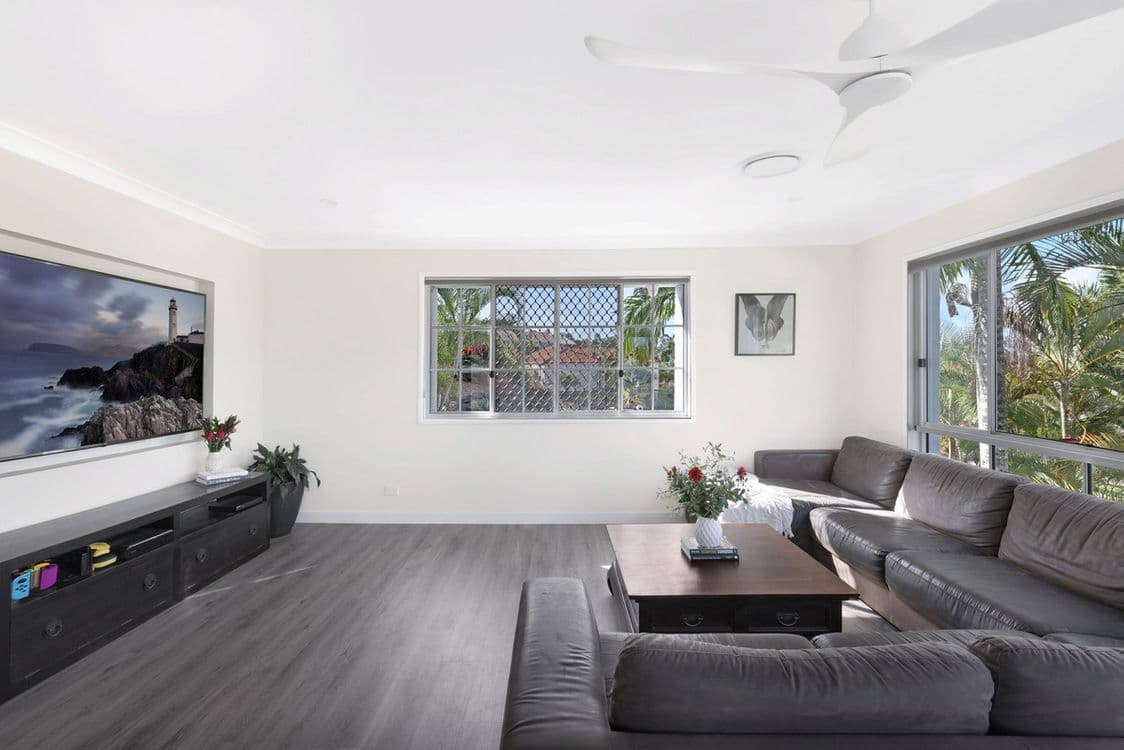 10 Ilminster Crescent, Mudgeeraba, QLD 4213, Mudgeeraba - Thumbnail 3