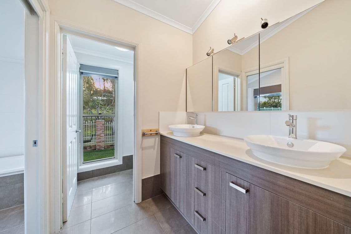 5 Hoylake Court, CORNUBIA, QLD 4130, Cornubia - Thumbnail 8