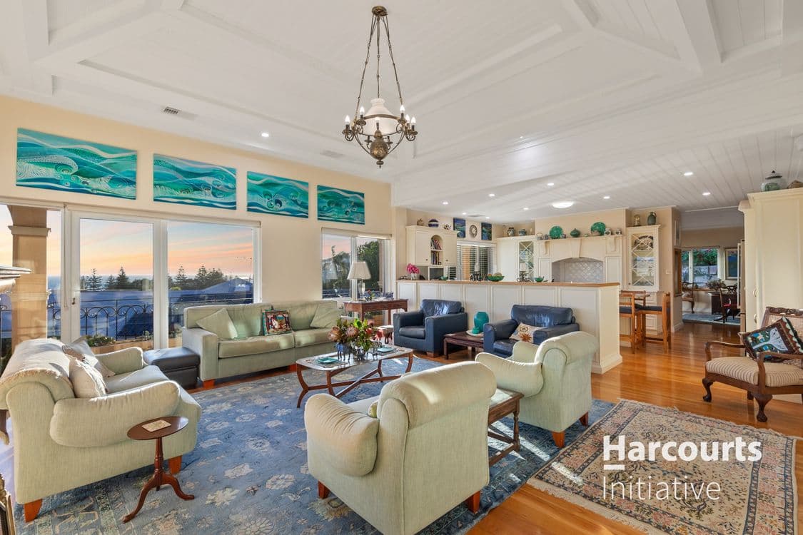 13 Hood Terrace, SORRENTO, WA 6020, Sorrento - Thumbnail 2