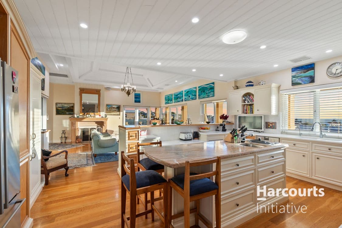 13 Hood Terrace, SORRENTO, WA 6020, Sorrento - Thumbnail 4
