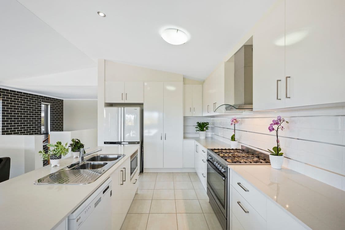 23 Wellesley Street, WELLINGTON POINT, QLD 4160, Wellington Point - Thumbnail 2