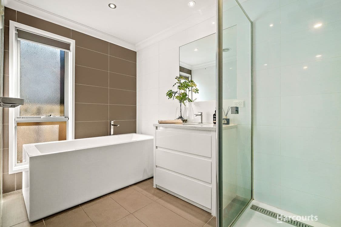 16 Devlaw Drive, DONCASTER EAST, VIC 3109, Doncaster East - Thumbnail 5