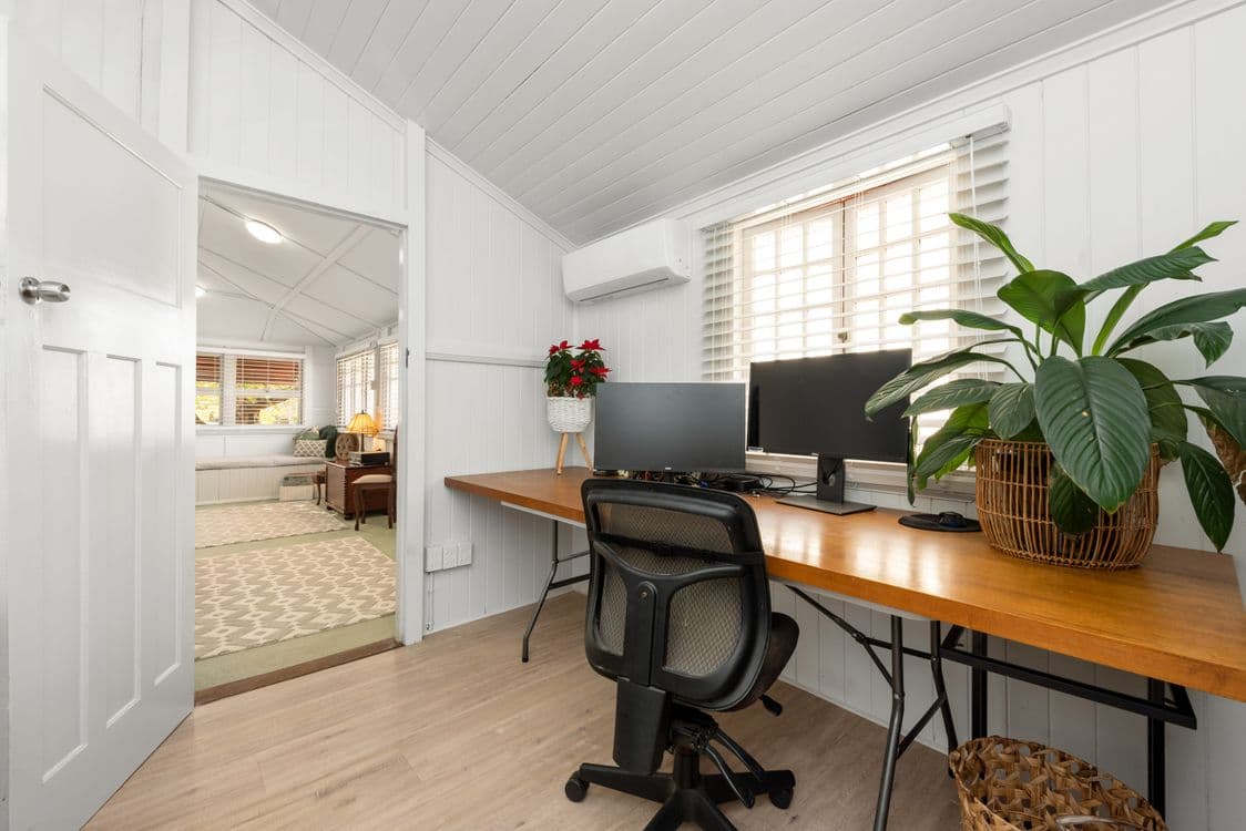 9 Holland Road, HOLLAND PARK, QLD 4121, Holland Park - Thumbnail 7