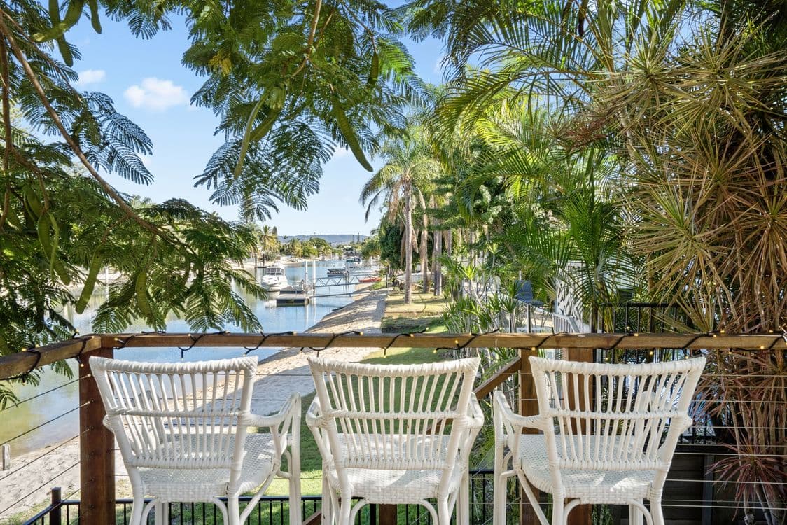 10 Moana Park Avenue, BROADBEACH WATERS, QLD 4218, Broadbeach Waters - Thumbnail 2