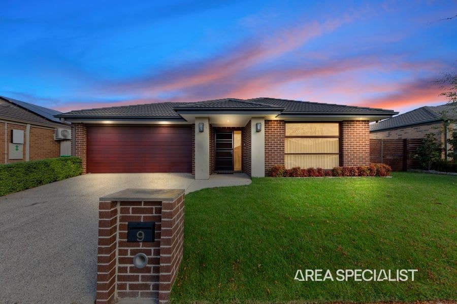 18 Jazz Court, Pakenham, VIC 3810, Pakenham - Thumbnail 2
