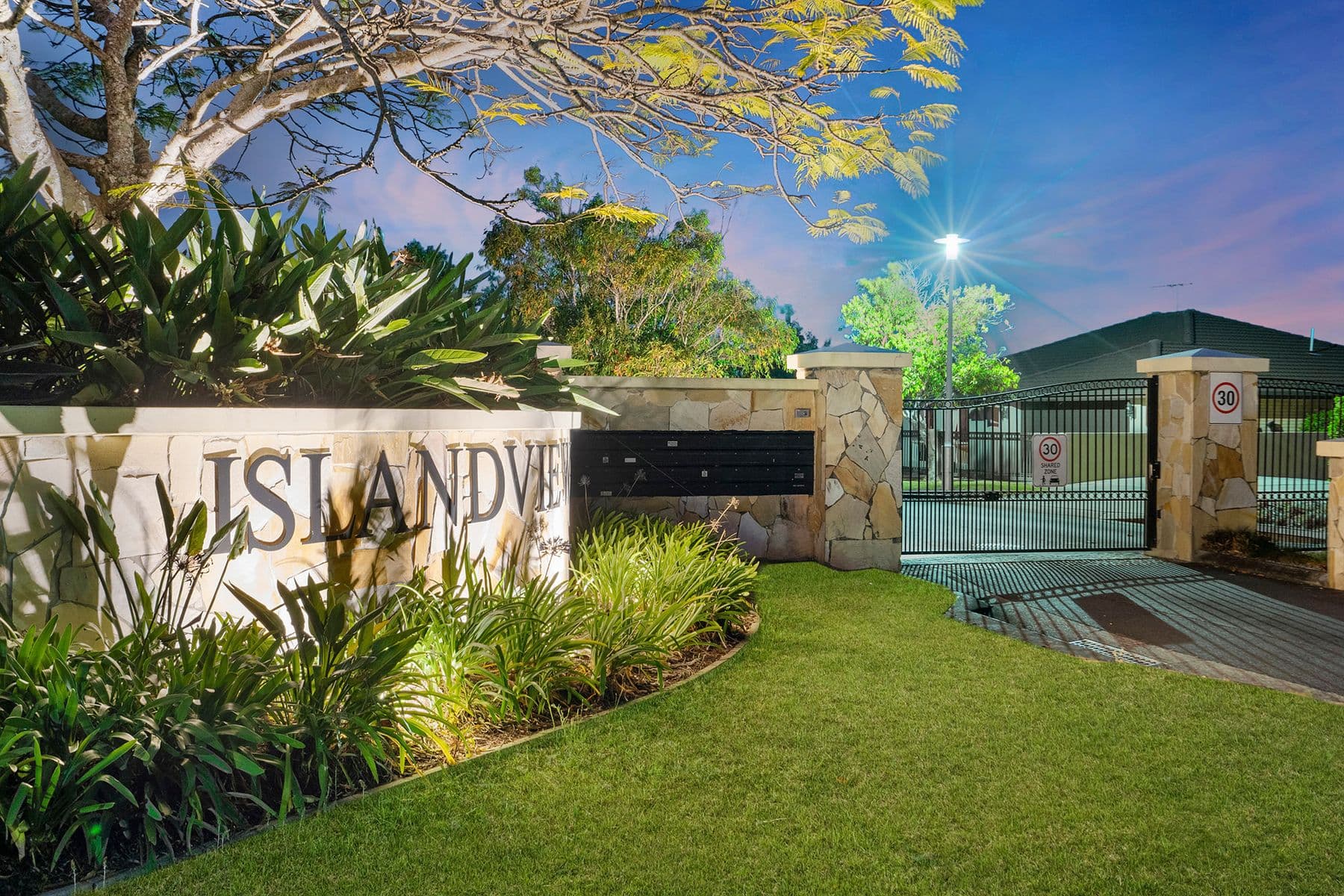 13 Islandview Terrace, Ormeau Hills, QLD 4208, Ormeau Hills - Thumbnail 3