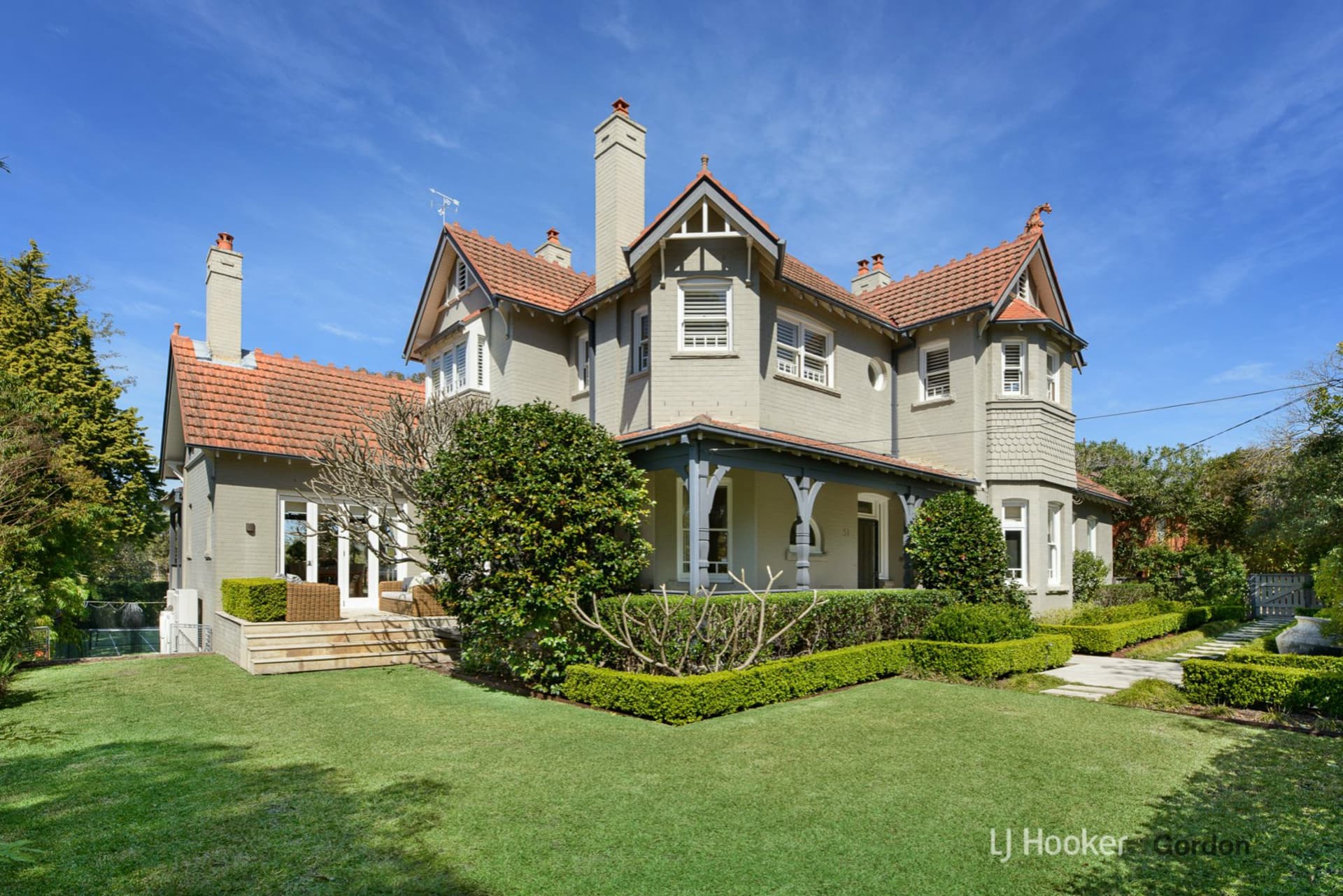 51, Roseville - Image 1