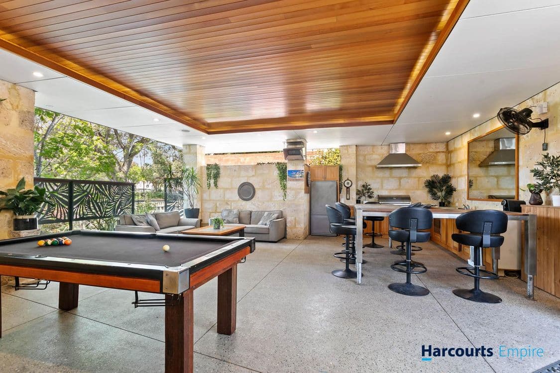 32 Dover Crescent, WEMBLEY DOWNS, WA 6019, Wembley Downs - Thumbnail 2