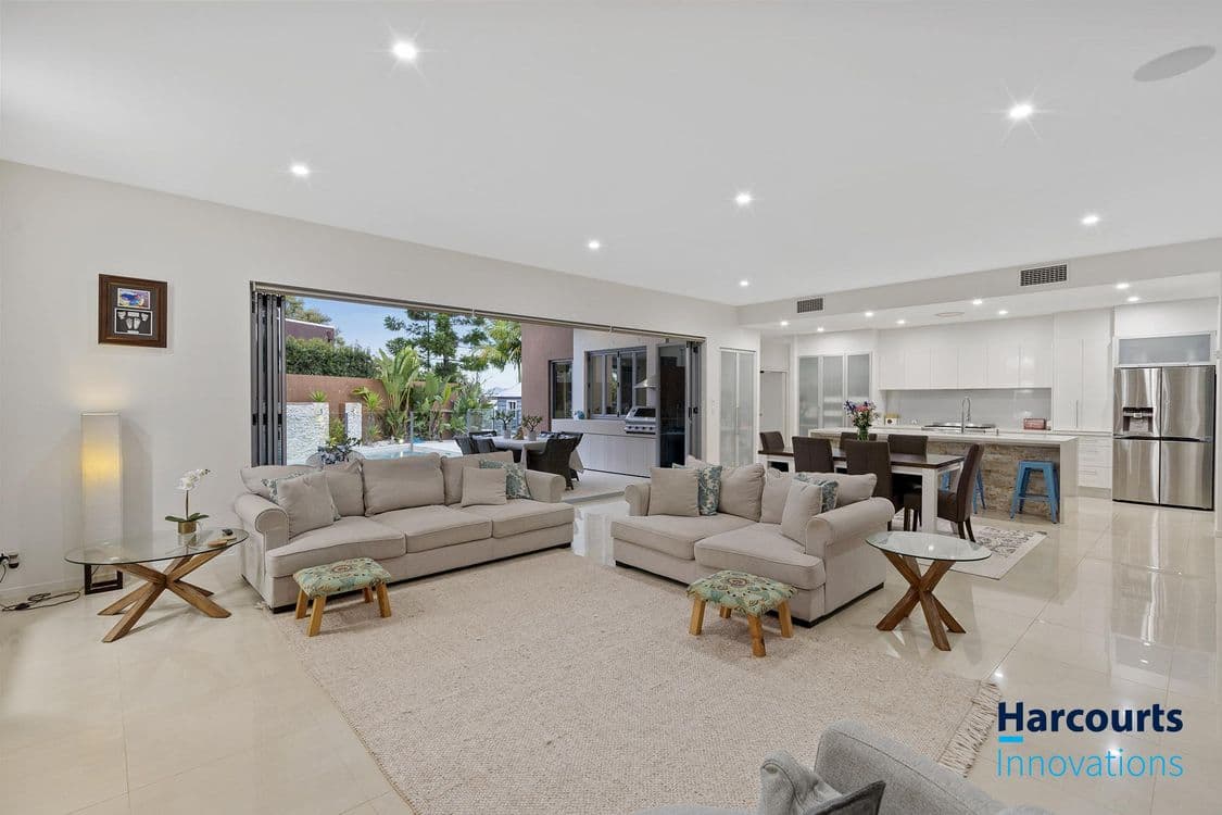 7013 Vista Drive, BENOWA, QLD 4217, Benowa - Thumbnail 5