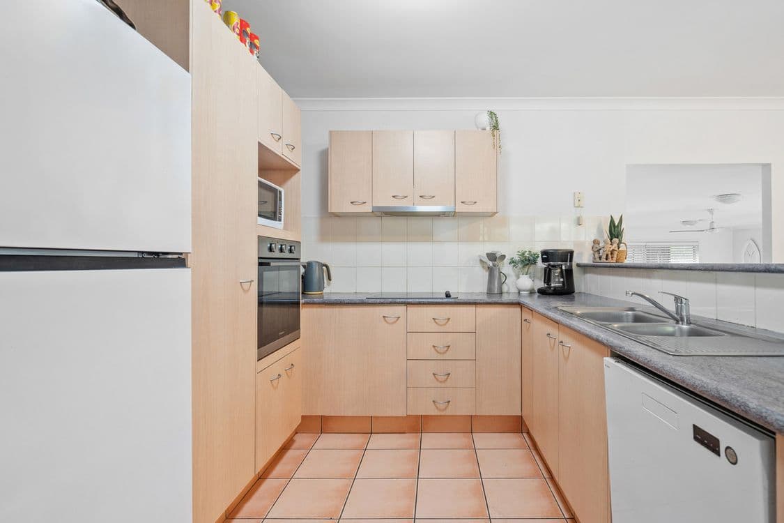 18 Pine Valley Drive, Robina, QLD 4226, Robina - Thumbnail 4