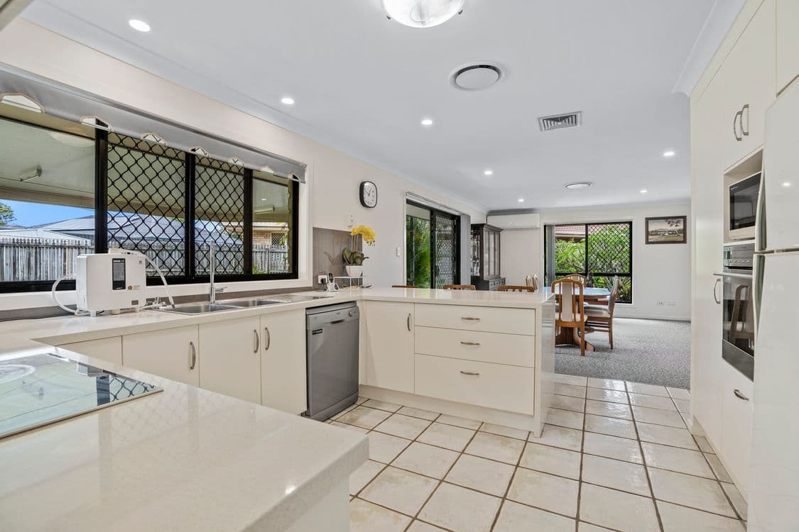 6 Allerton Place, BIRKDALE, QLD 4159, Birkdale - Thumbnail 5