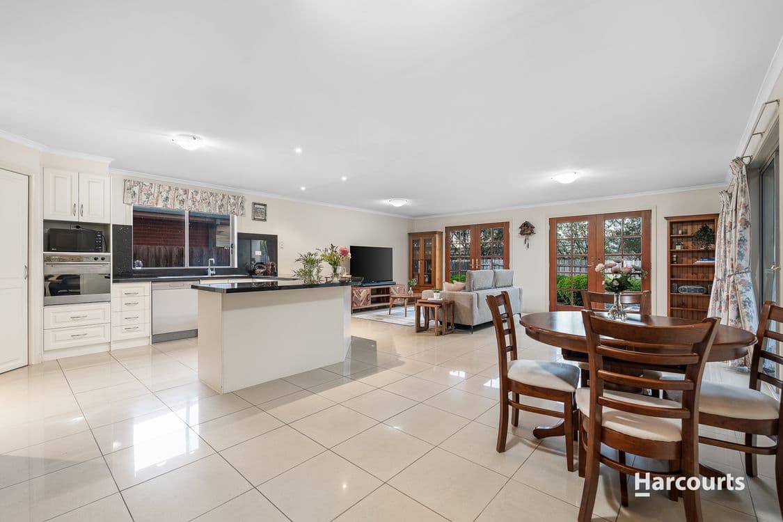 15 Bowen Crescent, BURWOOD EAST, VIC 3151, Burwood East - Thumbnail 3