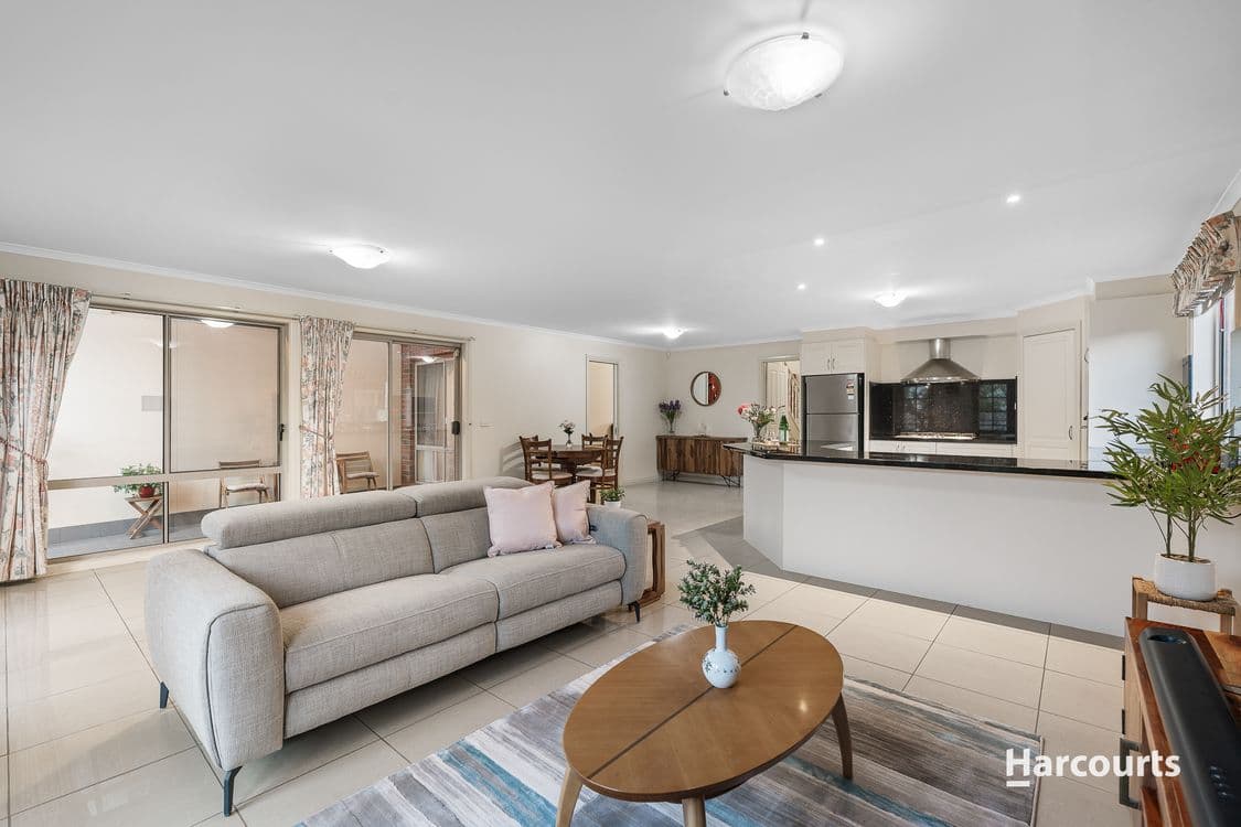 15 Bowen Crescent, BURWOOD EAST, VIC 3151, Burwood East - Thumbnail 4